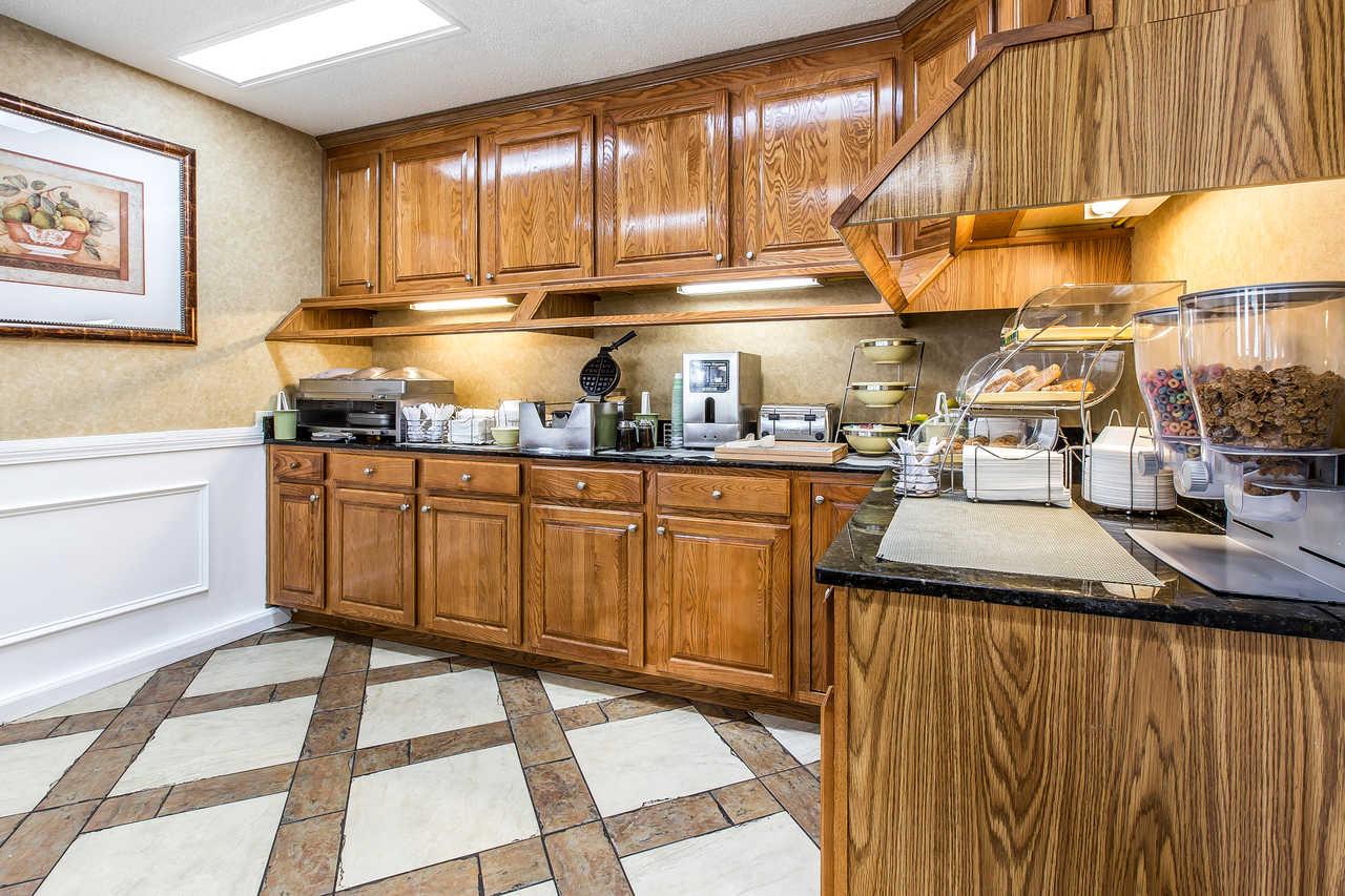 Quality Inn Thomaston Bagian luar foto