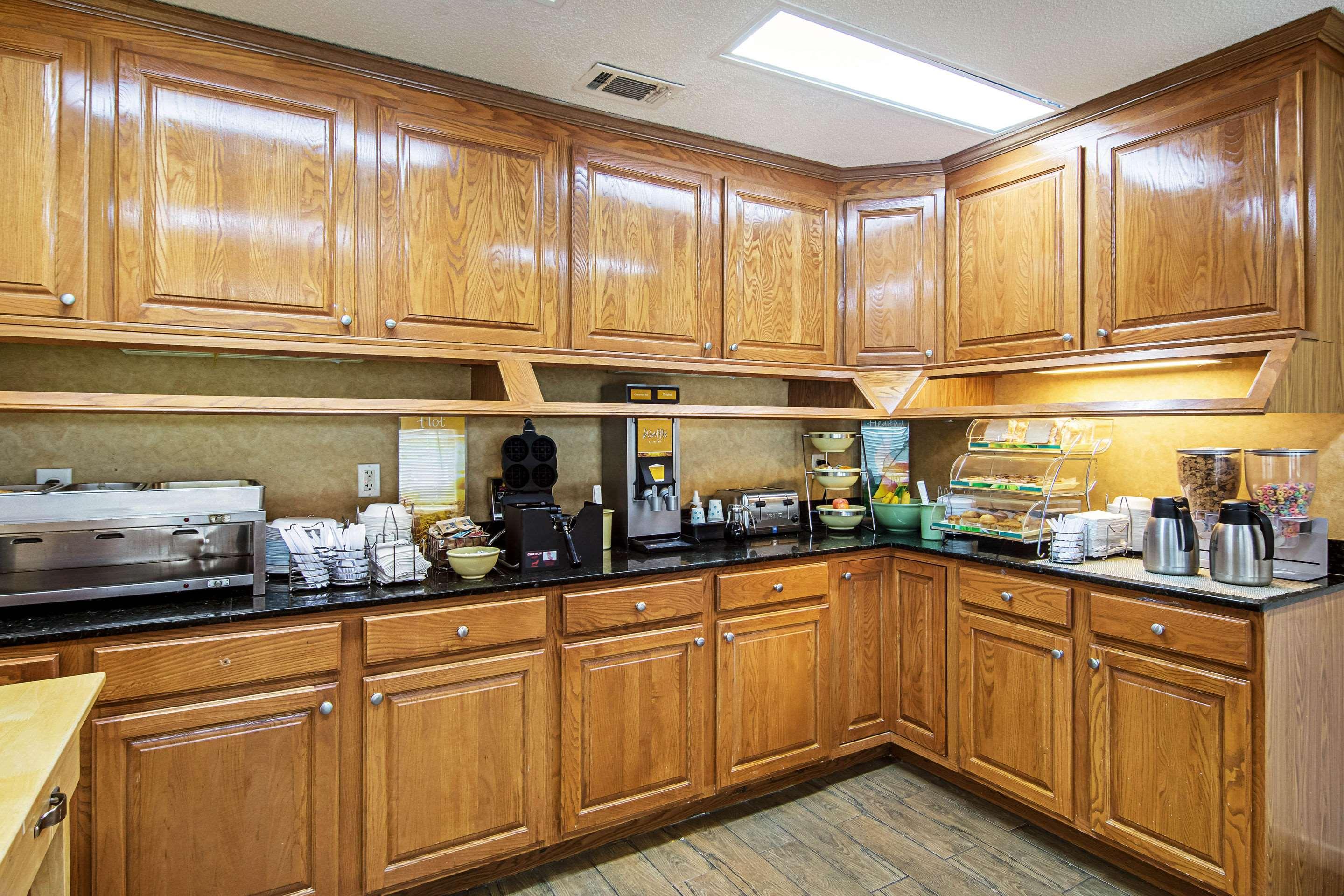 Quality Inn Thomaston Bagian luar foto