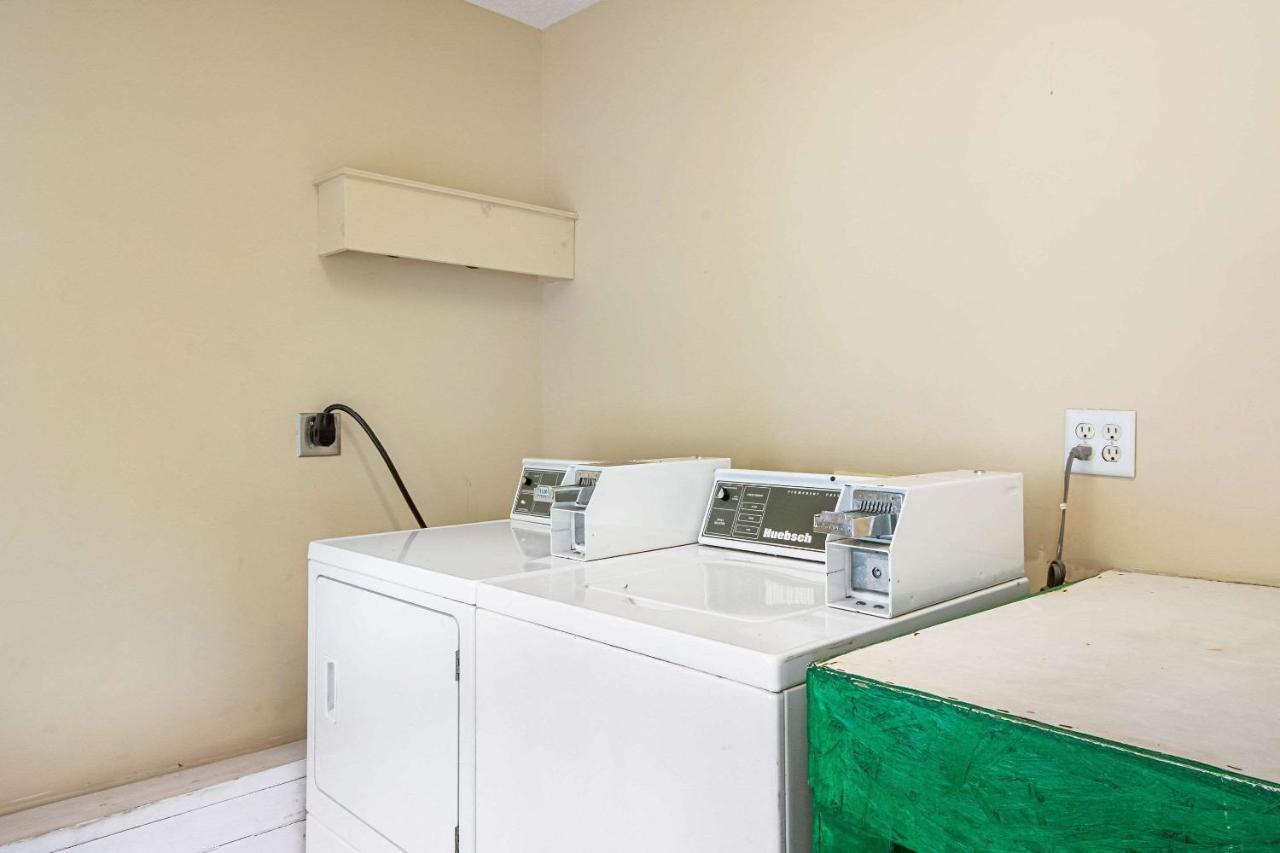 Quality Inn Thomaston Bagian luar foto